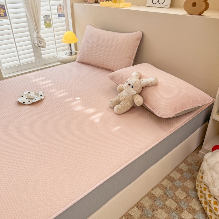 91家纺网 家纺一手货源 找家纺 阿亮家居 2025新款凉席凉豆豆单包边可水席单凉席三件套冰豆豆席 小米粒樱花粉床笠款