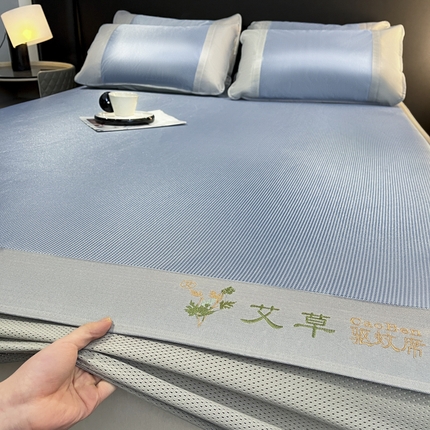 阿亮家居 2025新款刺绣可水洗碳光冰丝席宽包边无纺布冰丝席艾香系列 艾草千鸟格床笠款蓝色
