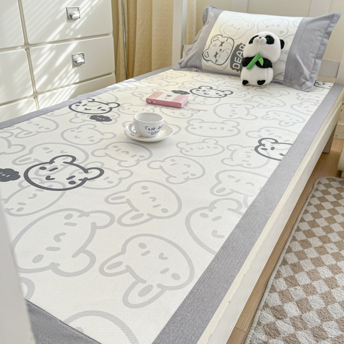 91家纺网 家纺一手货源 找家纺 阿亮家居 2025新款印花冰藤凉席-学生款 杯具熊