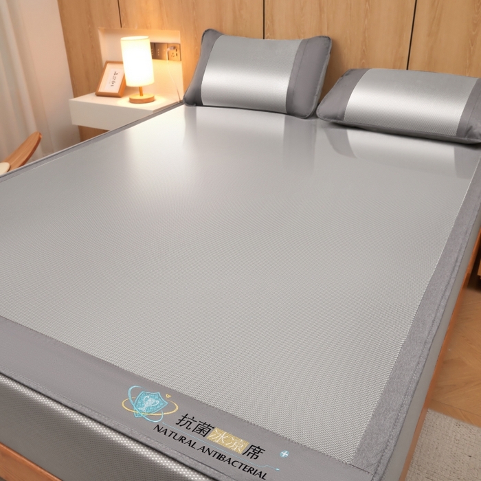 91家纺网 家纺一手货源 找家纺 阿亮家居 2025新款冰藤席凉席三件套包边抗菌刺绣款冰藤凉席 灰色-床笠款