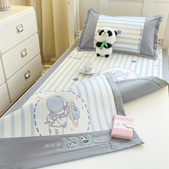 91家纺网 家纺一手货源 找家纺 阿亮家居 2025新款印花冰藤凉席-学生款 太空人