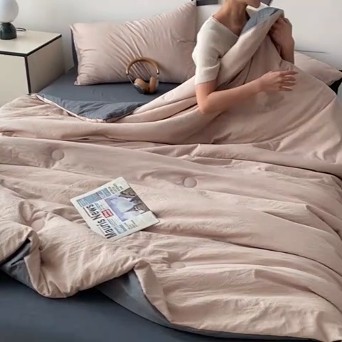 91家纺网 家纺一手货源 找家纺 益多眠 2026新款水洗棉夏被四件套 奶茶+深灰