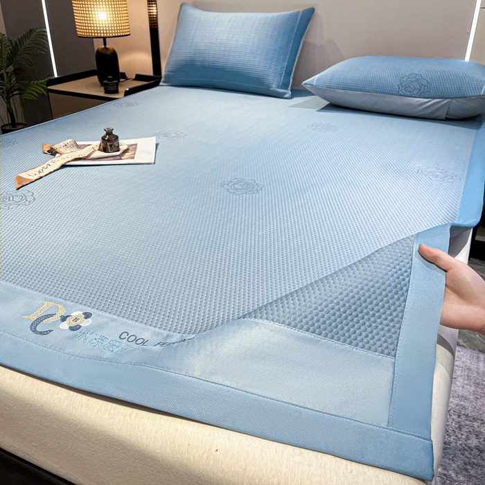 91家纺网 家纺一手货源 找家纺 阿亮家居 2025新款刺绣款凉豆豆凉席 凉豆豆-玫瑰蓝色