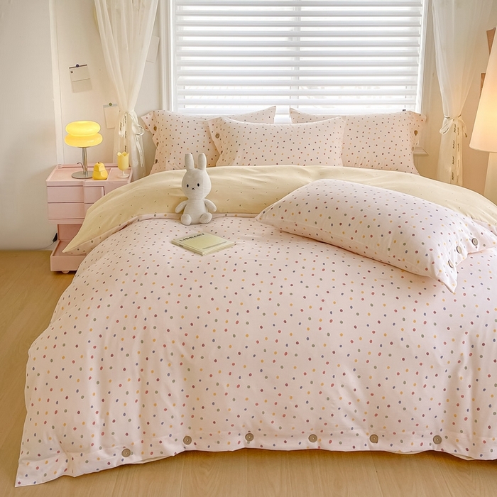 91家纺网 家纺一手货源 找家纺 星窝家纺 2025新款纽扣款水洗棉印花四件套 乐恬波点