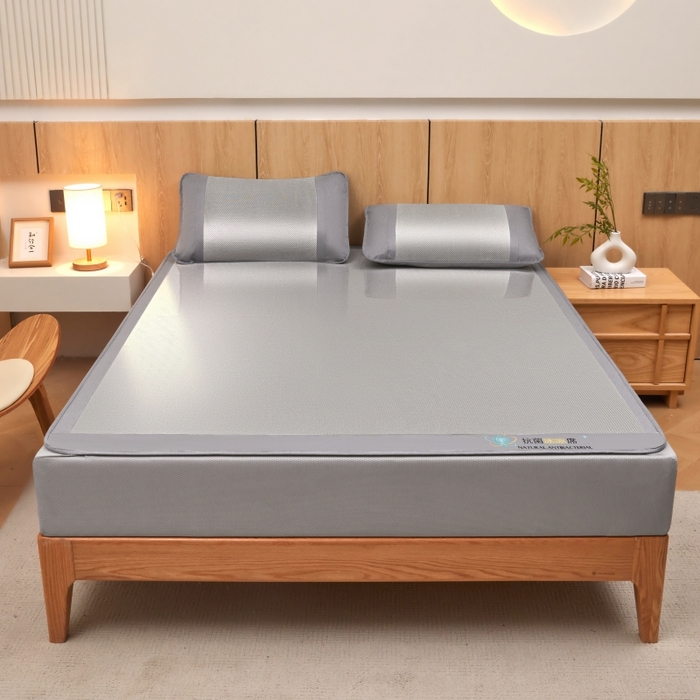 91家纺网 家纺一手货源 找家纺 阿亮家居 2025新款冰藤席凉席三件套包边抗菌刺绣款冰藤凉席 灰色-床笠款