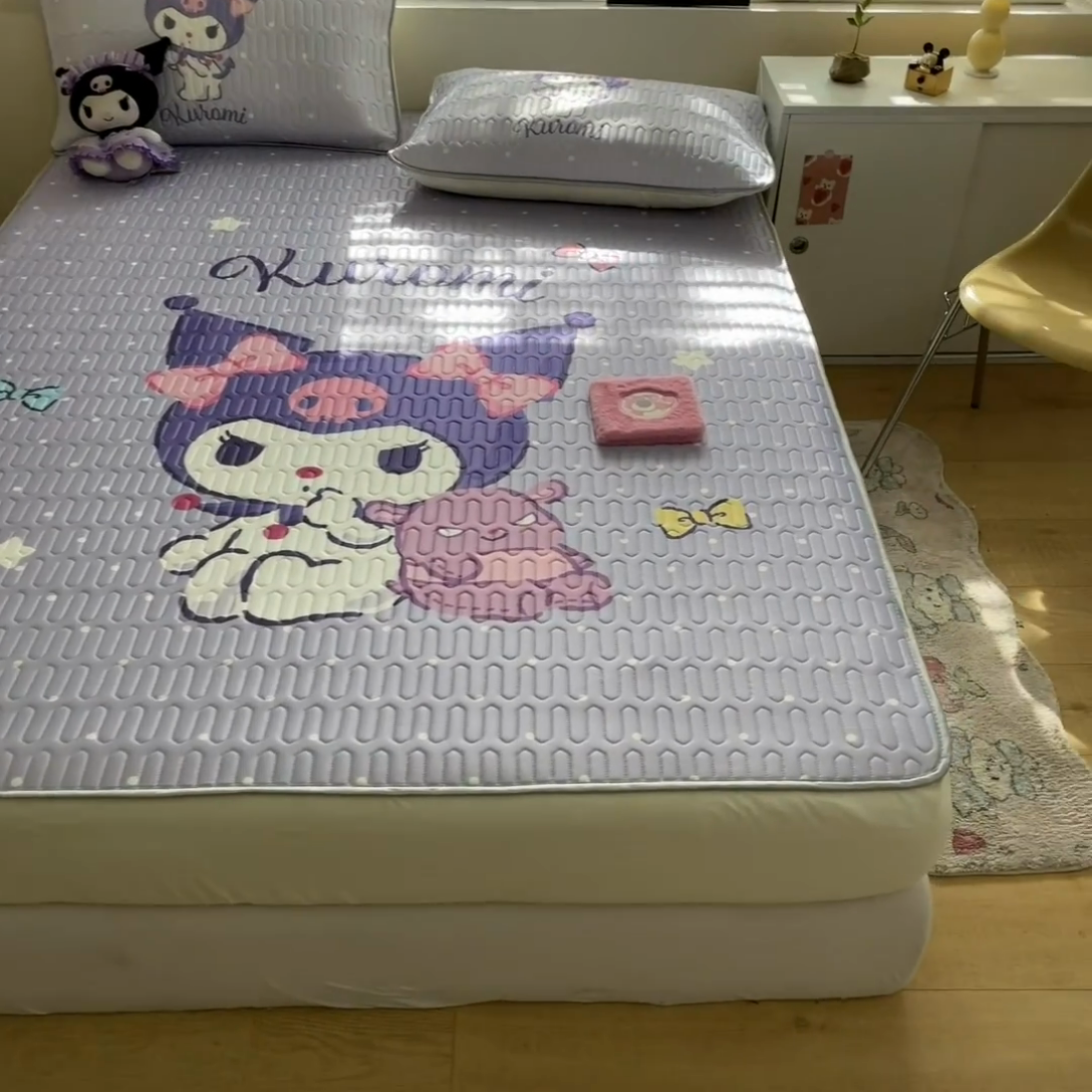 91家纺网 家纺一手货源 找家纺 金爱家 2025新款三丽鸥乳胶凉席大版床笠款 床笠款-休闲库洛米