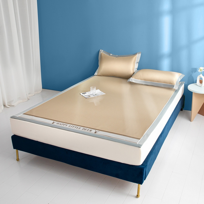 91家纺网 家纺一手货源 找家纺 阿亮家居 2025新款A类母婴级1800D碳光小鹿冰丝席凉席 香槟金