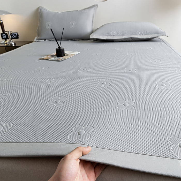 91家纺网 家纺一手货源 找家纺 阿亮家居 2025新款凉席凉豆豆软席床席款 四叶草-冰川灰