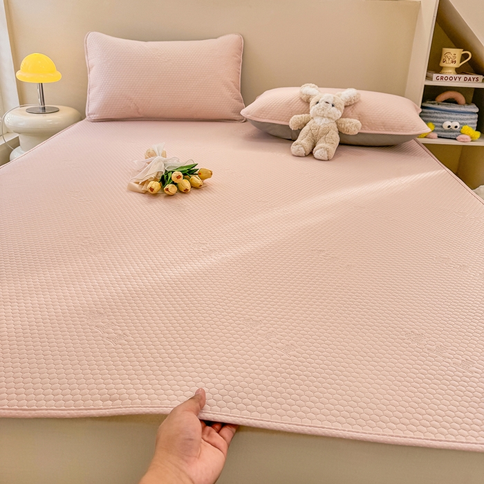 91家纺网 家纺一手货源 找家纺 阿亮家居 2025新款凉席凉豆豆单包边可水席单凉席三件套冰豆豆席 小米粒樱花粉床席款