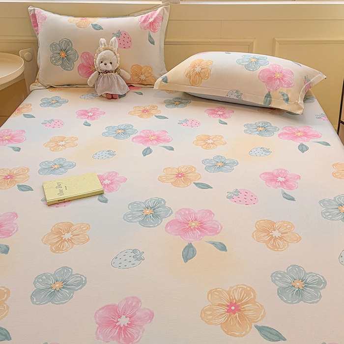 91家纺网 家纺一手货源 找家纺 拾物记 2025新款A类无荧光全喷气全棉12868单床单 茉莉草莓