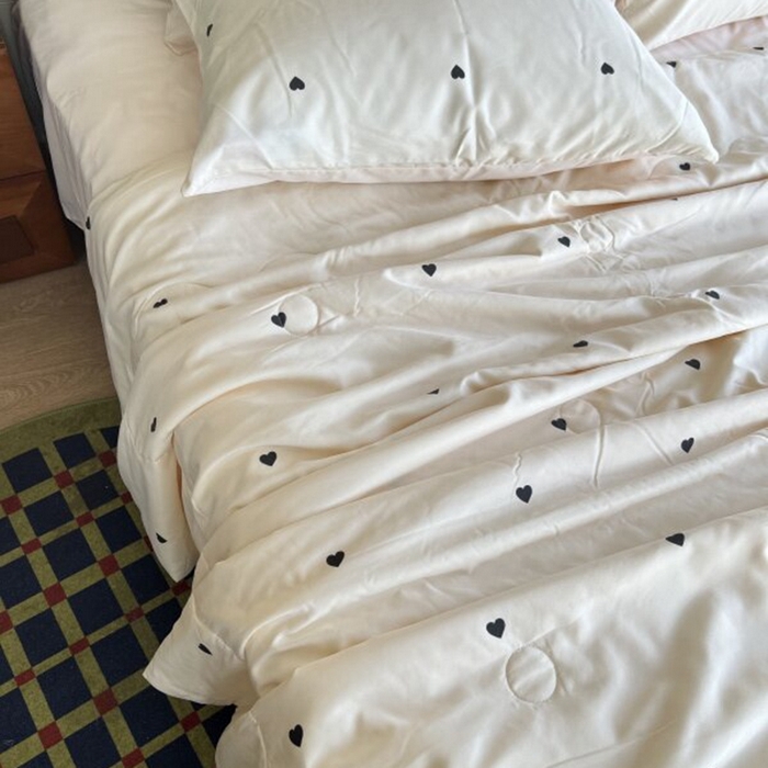 91家纺网 家纺一手货源 找家纺 棉生活家纺 2025新款ins小清新水洗冰丝夏被四件套 奶油啵啵 白