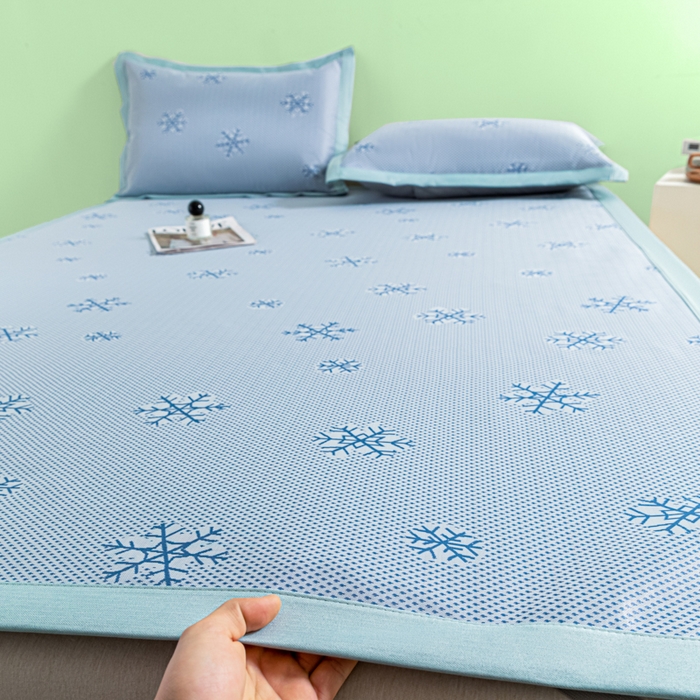 91家纺网 家纺一手货源 找家纺 阿亮家居 2025新款凉席碳光席冰丝席三件套 雪花-蓝色