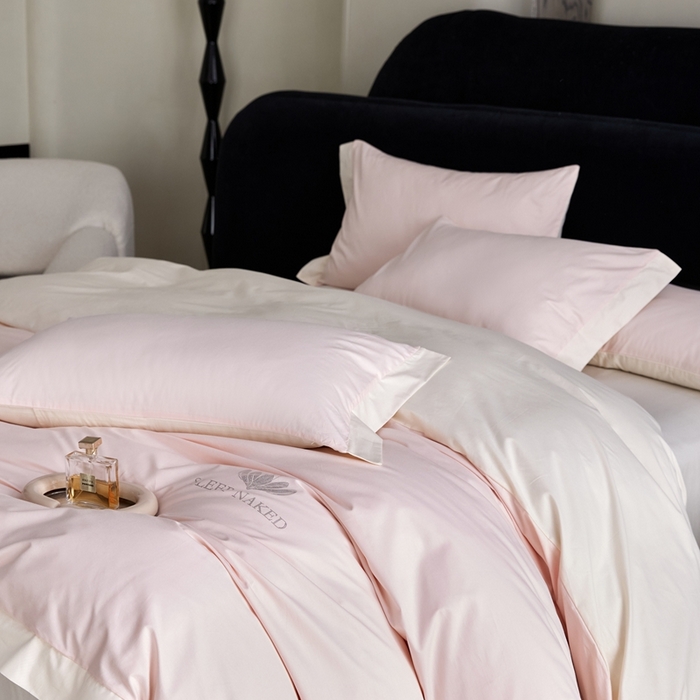 91家纺网 家纺一手货源 找家纺 金奇达家纺 2025春夏新款【特洛伊】红金裸盖™棉全棉纯棉红金裸盖棉四件套标准号全网控价（折后券后）不低于199元） 特洛伊-樱花粉