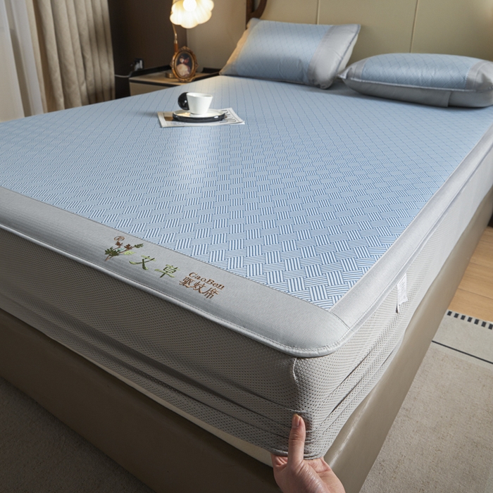 91家纺网 家纺一手货源 找家纺 阿亮家居 2025新款凉席三明治刺绣可水洗碳光冰丝席宽包边艾香系列 艾香冰丝床笠饼干-蓝