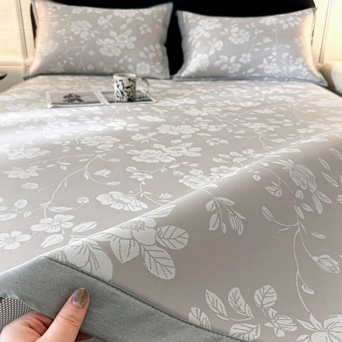 91家纺网 家纺一手货源 找家纺 慕尚家纺 2025春夏新款凉感冰丝提花凉席三件套 花语 灰