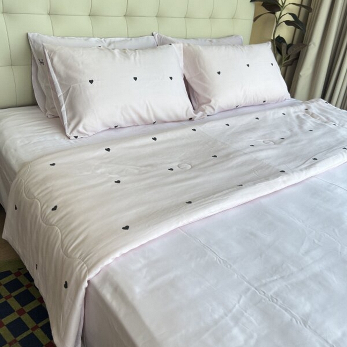 91家纺网 家纺一手货源 找家纺 棉生活家纺 2025新款ins小清新水洗冰丝夏被四件套 草莓奶冻 玉