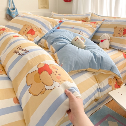 91家纺网 家纺一手货源 找家纺 首尔家纺 2025新款全棉印花四件套小清新系列 小熊哈尼