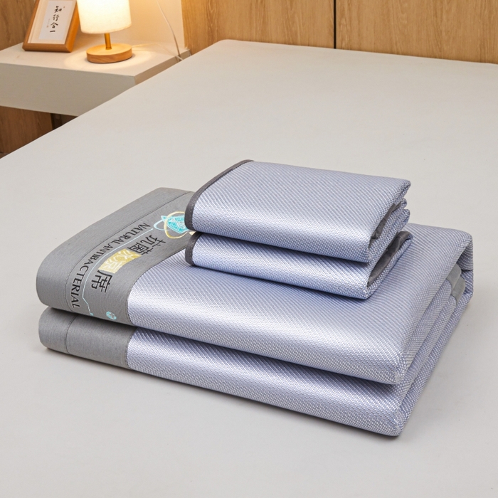 91家纺网 家纺一手货源 找家纺 阿亮家居 2025新款冰藤席凉席三件套包边抗菌刺绣款冰藤凉席 蓝紫色-床席款