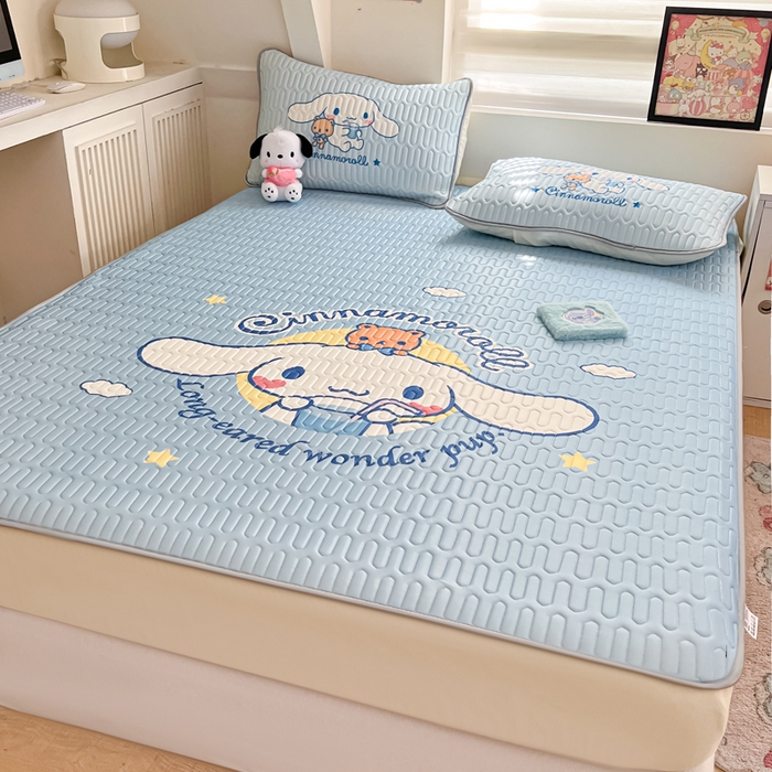 91家纺网 家纺一手货源 找家纺 金爱家 2025新款三丽鸥乳胶凉席大版床笠款 床笠款-气水玉桂狗