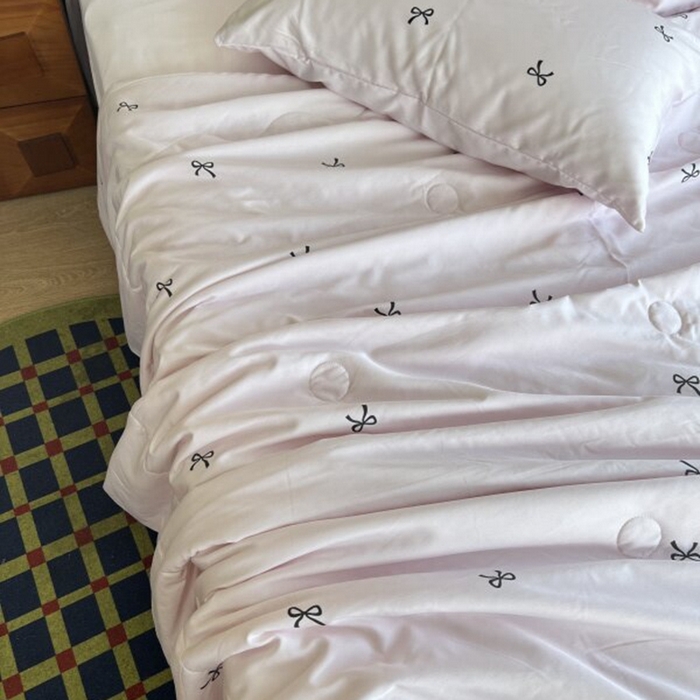 91家纺网 家纺一手货源 找家纺 棉生活家纺 2025新款ins小清新水洗冰丝夏被四件套 蜜桃乌龙 粉