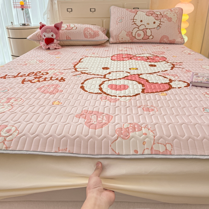 91家纺网 家纺一手货源 找家纺 金爱家 2025新款三丽鸥乳胶凉席大版床笠款 床笠款凉席-爱心kt