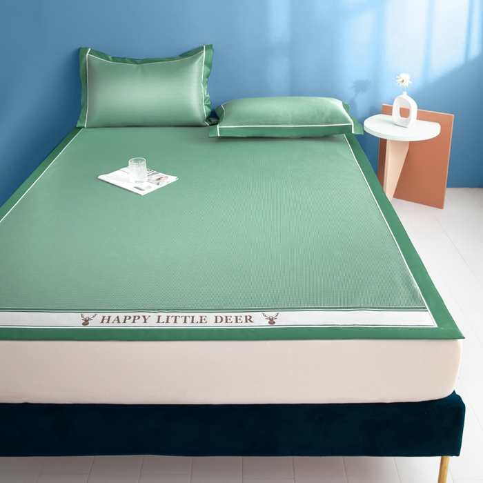 91家纺网 家纺一手货源 找家纺 阿亮家居 2025新款A类母婴级1800D碳光小鹿冰丝席凉席 繁星绿