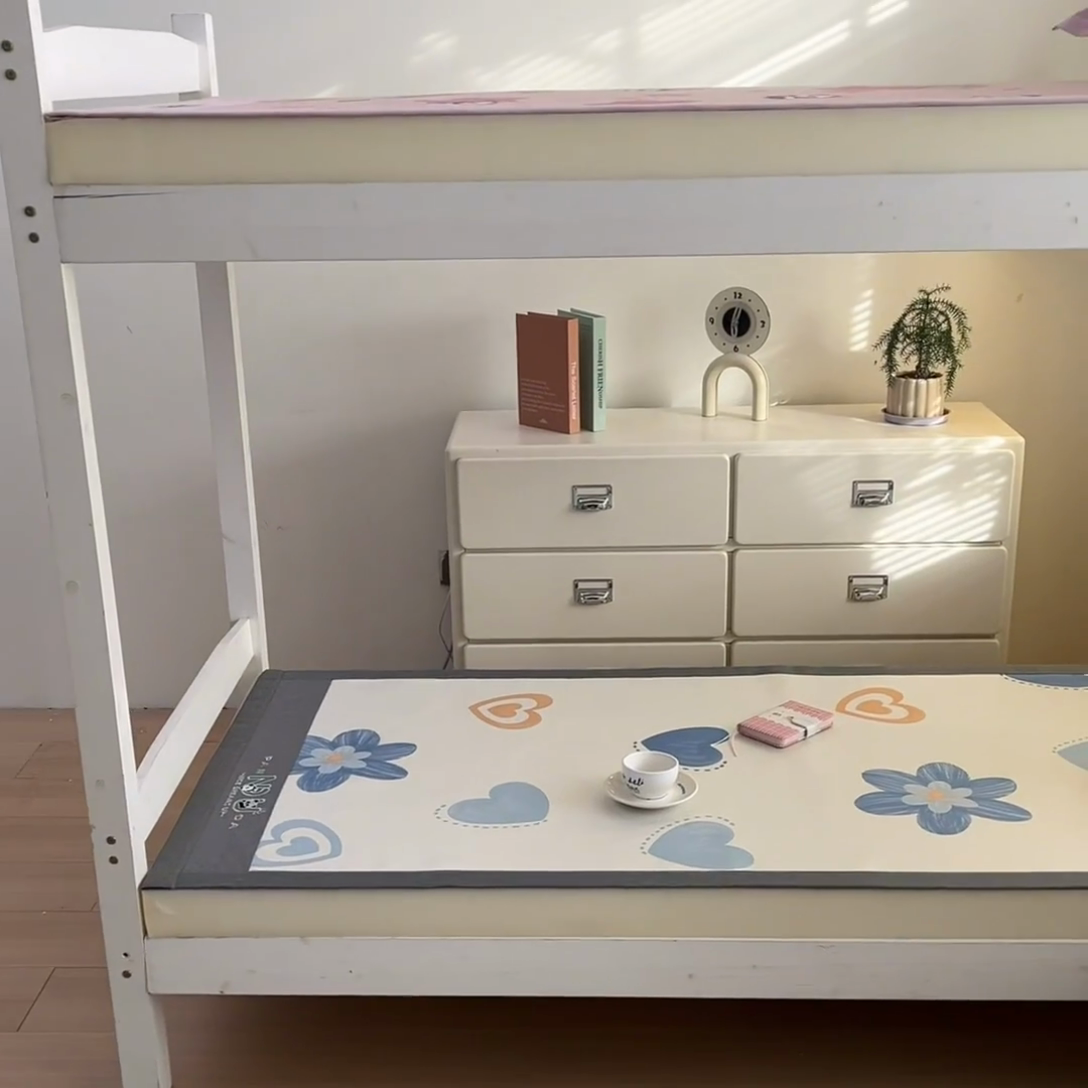 91家纺网 家纺一手货源 找家纺 阿亮家居 2025新款印花冰藤凉席-学生款 小兰花