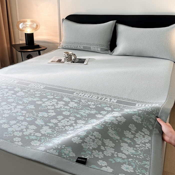 91家纺网 家纺一手货源 找家纺 慕尚家纺 2025春夏新款凉感冰丝提花凉席三件套 花艺 灰绿