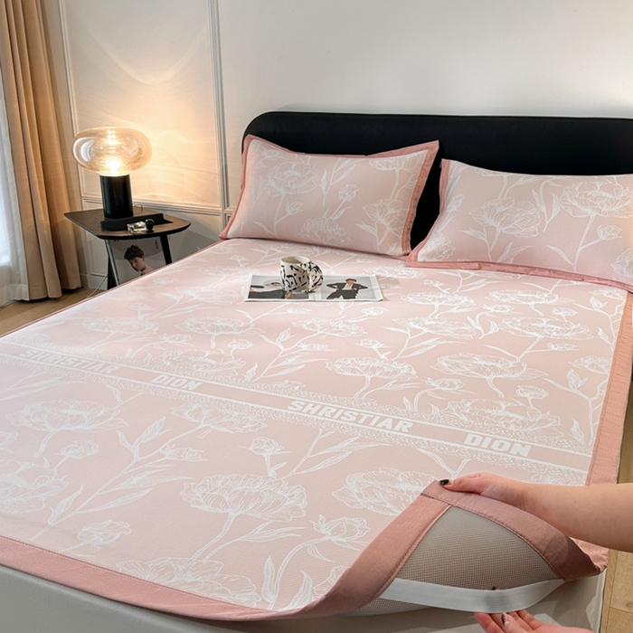 91家纺网 家纺一手货源 找家纺 慕尚家纺 2025春夏新款凉感冰丝提花凉席三件套 烟粉