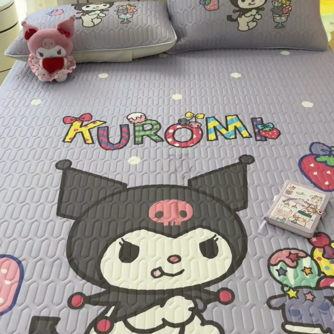 91家纺网 家纺一手货源 找家纺 金爱家 2025新款三丽鸥乳胶凉席大版床笠款 床笠款凉席-夏日冰爽