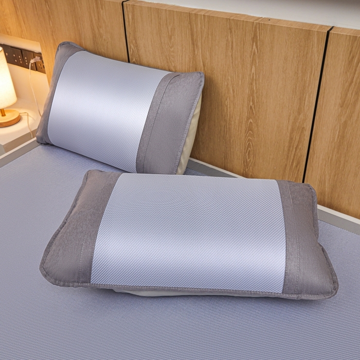 91家纺网 家纺一手货源 找家纺 阿亮家居 2025新款冰藤席凉席三件套包边抗菌刺绣款冰藤凉席 蓝紫色-床席款