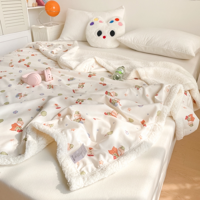 91家纺网 家纺一手货源 找家纺 857家居 2025新款双层针织纱羊羔绒毛毯 梦兔乐宴