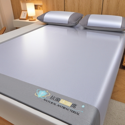 91家纺网 家纺一手货源 找家纺 阿亮家居 2025新款冰藤席凉席三件套包边抗菌刺绣款冰藤凉席 蓝紫色-床席款