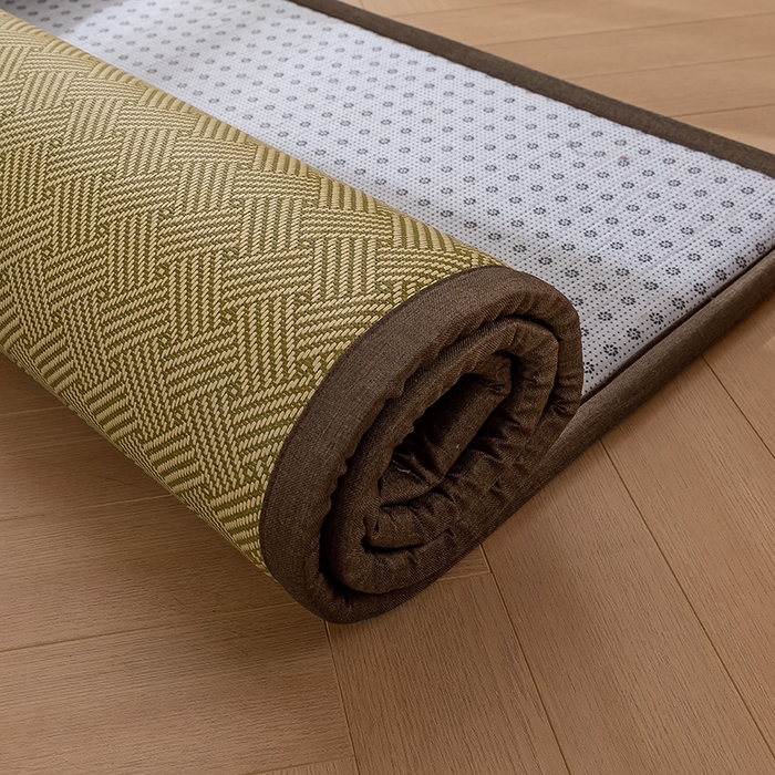 91家纺网 家纺一手货源 找家纺 阿亮家居 2025新款包边工艺凉感冰藤地铺睡垫系列凉席地垫 绿饼干