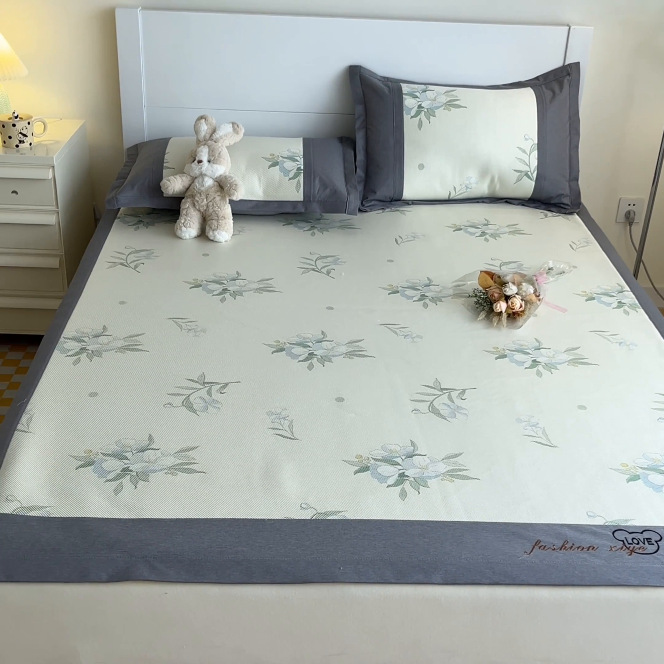 91家纺网 家纺一手货源 找家纺 阿亮家居 2025新款印花冰藤席凉席 花韵