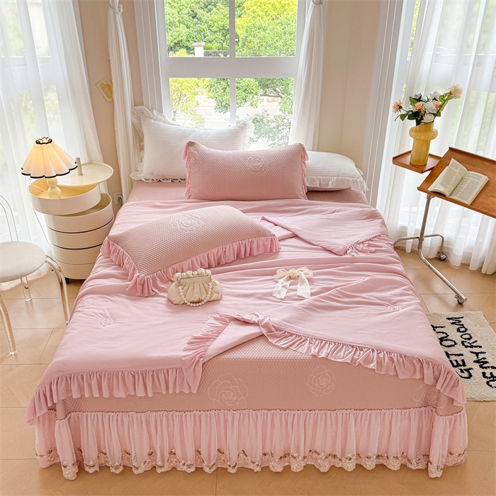 91家纺网 家纺一手货源 找家纺 恒爱家纺 2025新款冰丝国色天香夏被床盖四件套 香妃粉