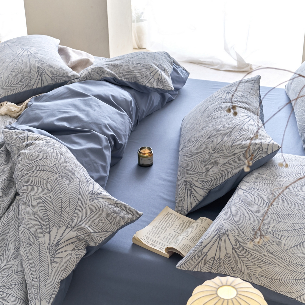 91家纺网 家纺一手货源 找家纺 金丝鸟2025新款全棉纯棉三层纱提花四件套 耶鲁斯蓝