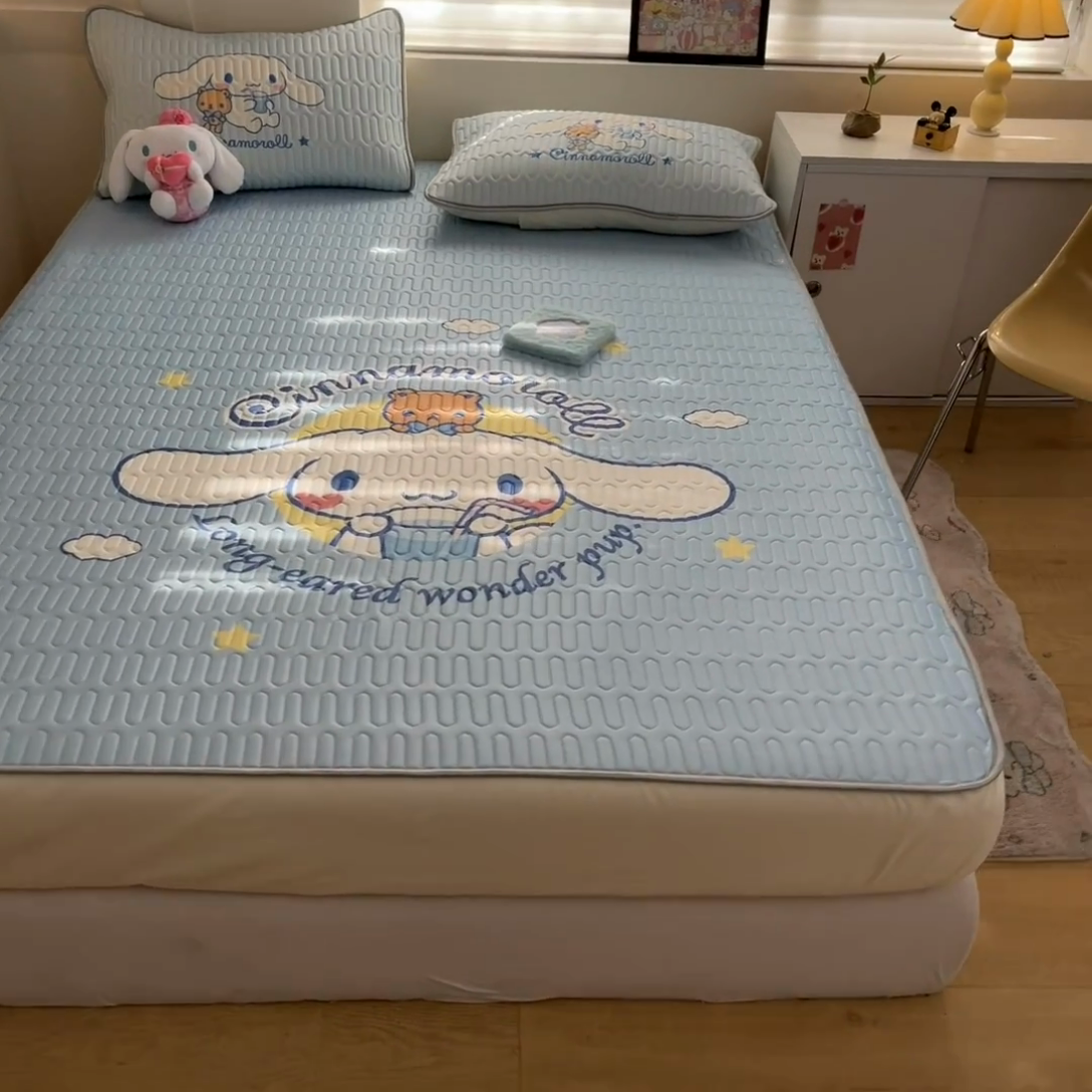 91家纺网 家纺一手货源 找家纺 金爱家 2025新款三丽鸥乳胶凉席大版床笠款 床笠款-气水玉桂狗