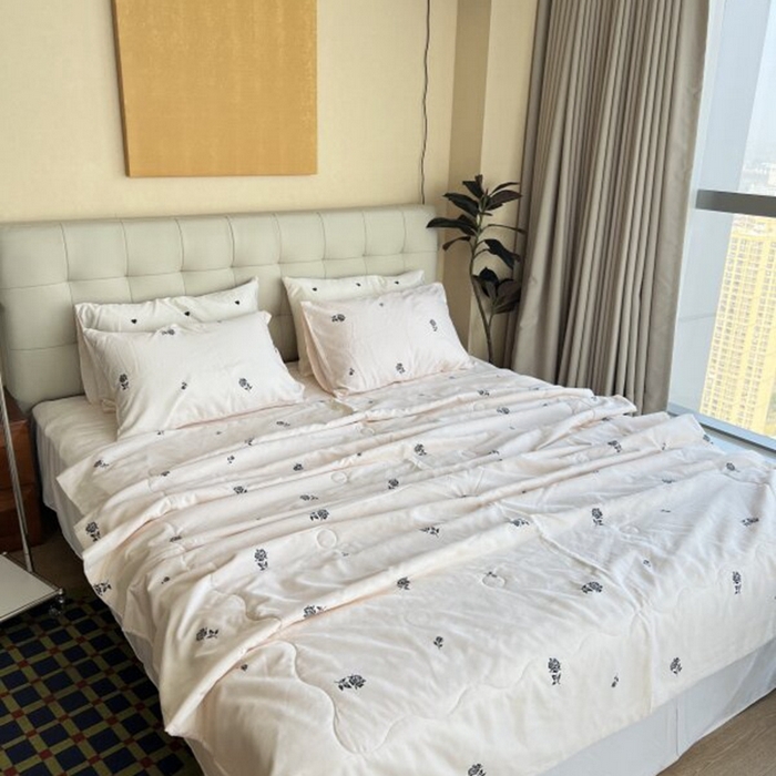 91家纺网 家纺一手货源 找家纺 棉生活家纺 2025新款ins小清新水洗冰丝夏被四件套 玫瑰园 香槟色