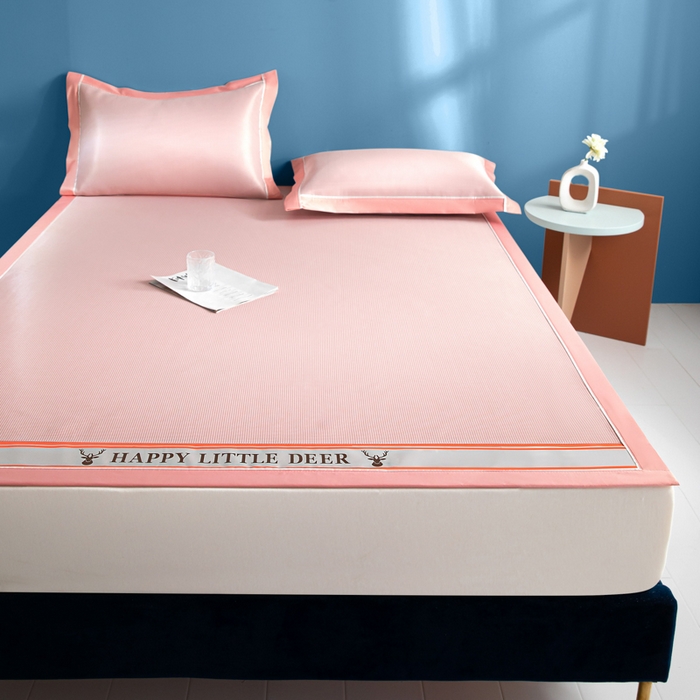 91家纺网 家纺一手货源 找家纺 阿亮家居 2025新款A类母婴级1800D碳光小鹿冰丝席凉席 山茶粉