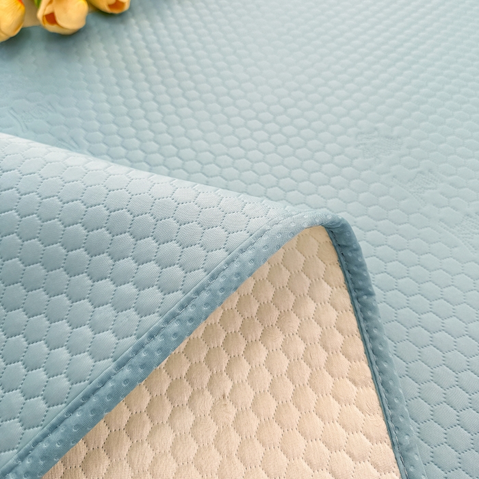 91家纺网 家纺一手货源 找家纺 阿亮家居 2025新款凉席凉豆豆单包边可水席单凉席三件套冰豆豆席 小米粒天空蓝床席款