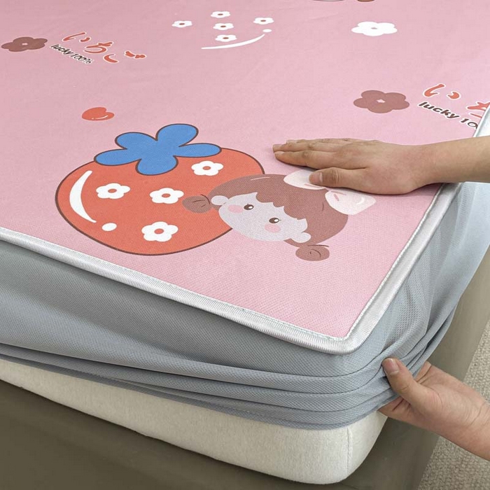 91家纺网 家纺一手货源 找家纺 2025新款印花冰丝凉席反面无纺布 冰丝-床笠款-草莓