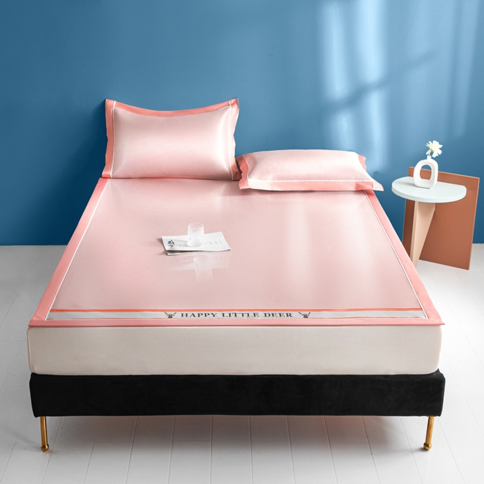 91家纺网 家纺一手货源 找家纺 阿亮家居 2025新款A类母婴级1800D碳光小鹿冰丝席凉席 山茶粉