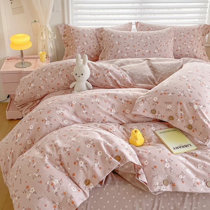 91家纺网 家纺一手货源 找家纺 星窝家纺 2025新款纽扣款水洗棉印花四件套 花上枝咖