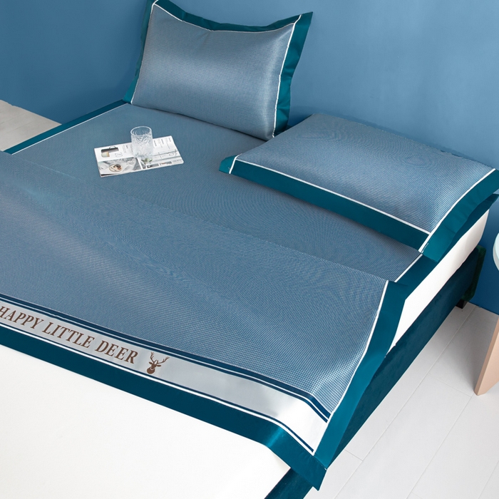 91家纺网 家纺一手货源 找家纺 阿亮家居 2025新款A类母婴级1800D碳光小鹿冰丝席凉席 宾利蓝