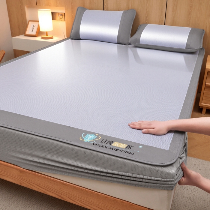 91家纺网 家纺一手货源 找家纺 阿亮家居 2025新款冰藤席凉席三件套包边抗菌刺绣款冰藤凉席 蓝紫色-床笠款