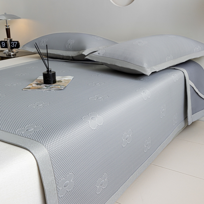 91家纺网 家纺一手货源 找家纺 阿亮家居 2025新款凉席凉豆豆软席床席款 四叶草-冰川灰