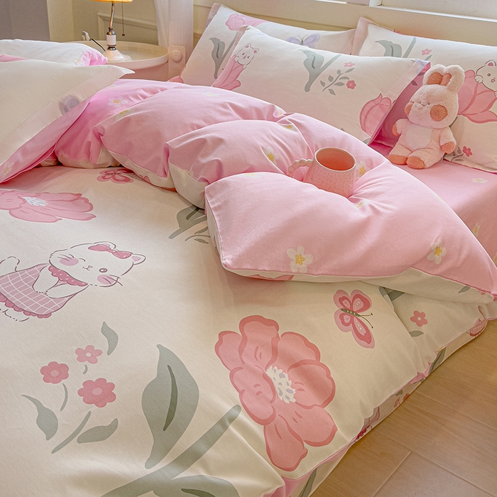 91家纺网 家纺一手货源 找家纺 拾物记 2025新款A类无荧光全喷气全棉12868四件套 花欣猫趣-粉