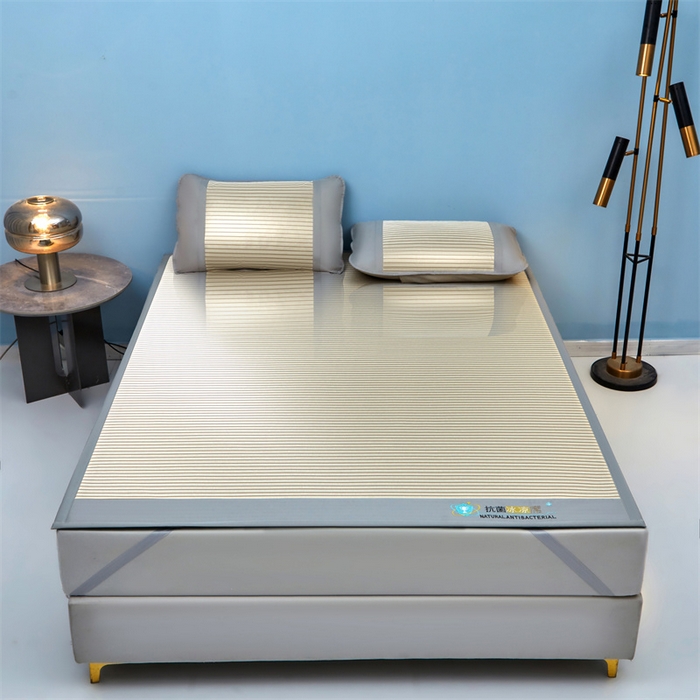 91家纺网 家纺一手货源 找家纺 阿亮家居 2025新款凉席抗菌刺绣可水洗碳光冰丝席包边无纺布冰丝席 素夏 星光银-床席款