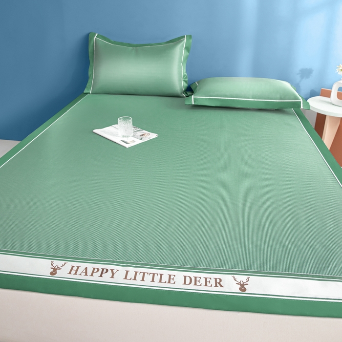 91家纺网 家纺一手货源 找家纺 阿亮家居 2025新款A类母婴级1800D碳光小鹿冰丝席凉席 繁星绿